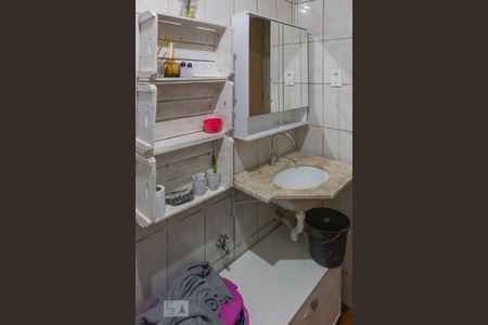 Casa à venda com 275m², 2 quartos e 1 vagaCasa 1 - Banheiro