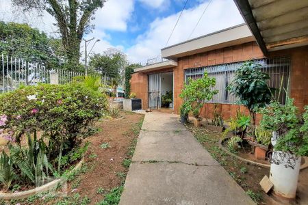 Casa à venda com 175m², 4 quartos e 2 vagas Casa à venda com 175m², 4 quartos e 2 vagasQuintal