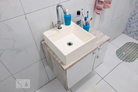 Casa à venda com 175m², 4 quartos e 2 vagas Casa à venda com 175m², 4 quartos e 2 vagasBanheiro 1