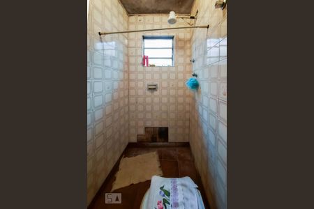 Casa à venda com 175m², 4 quartos e 2 vagas Casa à venda com 175m², 4 quartos e 2 vagasBanheiro 2