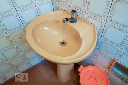 Casa à venda com 175m², 4 quartos e 2 vagas Casa à venda com 175m², 4 quartos e 2 vagasBanheiro 2