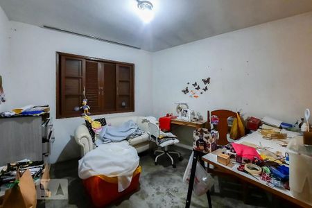 Casa à venda com 175m², 4 quartos e 2 vagas Casa à venda com 175m², 4 quartos e 2 vagasQuarto 4