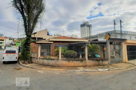 Casa à venda com 175m², 4 quartos e 2 vagas Casa à venda com 175m², 4 quartos e 2 vagasFachada