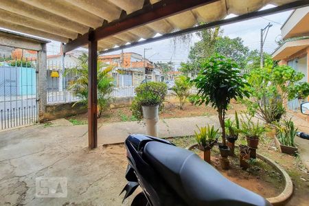 Casa à venda com 175m², 4 quartos e 2 vagas Casa à venda com 175m², 4 quartos e 2 vagasGaragem