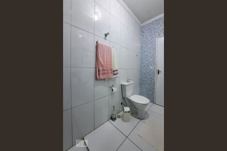 Casa à venda com 175m², 4 quartos e 2 vagas Casa à venda com 175m², 4 quartos e 2 vagasBanheiro 1