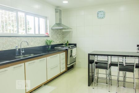 Casa à venda com 230m², 5 quartos e 4 vagasCozinha