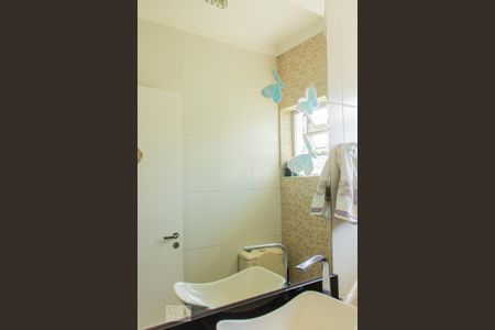 Casa à venda com 230m², 5 quartos e 4 vagasEspelho