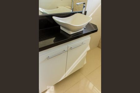 Casa à venda com 230m², 5 quartos e 4 vagasArmário