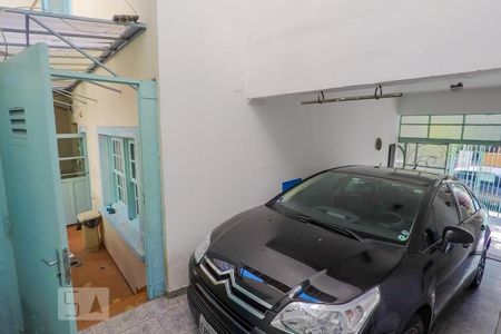 Garagem de casa à venda com 4 quartos, 200m² em Vila Monumento, São Paulo