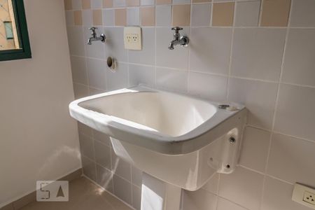 Apartamento para alugar com 80m², 3 quartos e 2 vagasDetalhe da Área de Serviço
