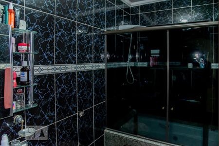 Casa à venda com 180m², 3 quartos e 2 vagas Casa à venda com 180m², 3 quartos e 2 vagasBanheiro da Suíte