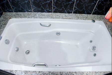 Casa à venda com 180m², 3 quartos e 2 vagas Casa à venda com 180m², 3 quartos e 2 vagasBanheiro da Suíte