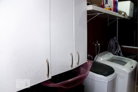 Casa à venda com 180m², 3 quartos e 2 vagas Casa à venda com 180m², 3 quartos e 2 vagasÁrea de Serviço