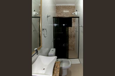 Casa à venda com 180m², 3 quartos e 2 vagas Casa à venda com 180m², 3 quartos e 2 vagasBanheiro