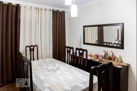 Casa à venda com 180m², 3 quartos e 2 vagas Casa à venda com 180m², 3 quartos e 2 vagasSala de Jantar