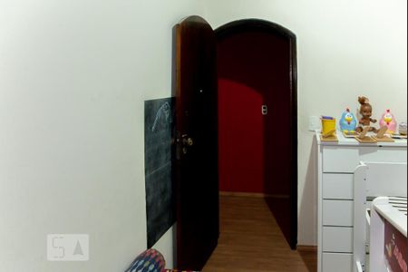 Casa à venda com 180m², 3 quartos e 2 vagas Casa à venda com 180m², 3 quartos e 2 vagasQuarto 2