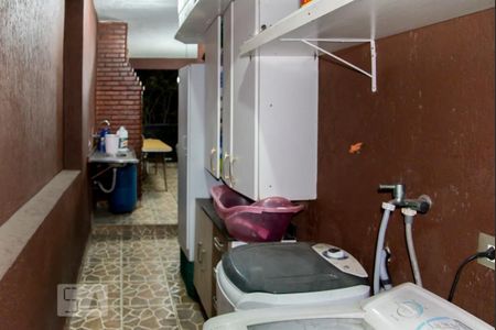 Casa à venda com 180m², 3 quartos e 2 vagas Casa à venda com 180m², 3 quartos e 2 vagasÁrea de Serviço