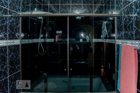 Casa à venda com 180m², 3 quartos e 2 vagas Casa à venda com 180m², 3 quartos e 2 vagasBanheiro da Suíte