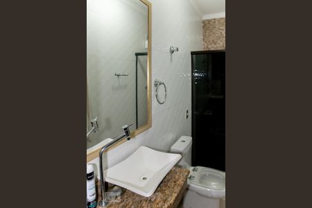 Casa à venda com 180m², 3 quartos e 2 vagas Casa à venda com 180m², 3 quartos e 2 vagasBanheiro