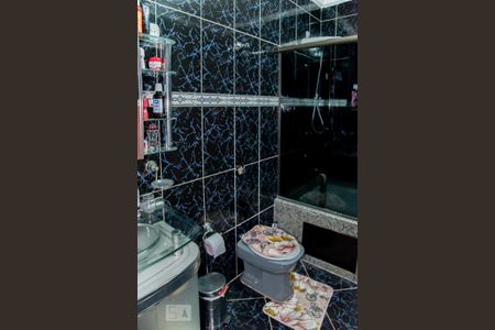 Casa à venda com 180m², 3 quartos e 2 vagas Casa à venda com 180m², 3 quartos e 2 vagasBanheiro da Suíte