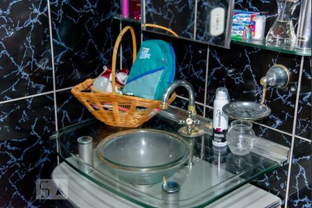 Casa à venda com 180m², 3 quartos e 2 vagas Casa à venda com 180m², 3 quartos e 2 vagasBanheiro da Suíte