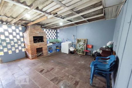 Casa à venda com 85m², 2 quartos e 2 vagasÁrea de serviço 