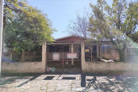 Casa à venda com 85m², 2 quartos e 2 vagasFachada