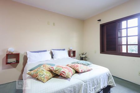 Casa à venda com 220m², 3 quartos e 6 vagas Casa à venda com 220m², 3 quartos e 6 vagasSuíte