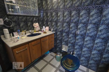 Casa à venda com 220m², 3 quartos e 6 vagas Casa à venda com 220m², 3 quartos e 6 vagasBanheiro da Suíte