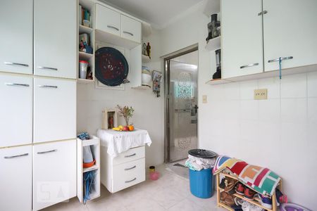 Casa à venda com 220m², 3 quartos e 6 vagas Casa à venda com 220m², 3 quartos e 6 vagasLavanderia