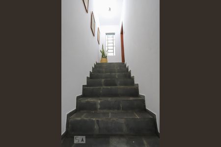 Casa à venda com 220m², 3 quartos e 6 vagas Casa à venda com 220m², 3 quartos e 6 vagasEntrada