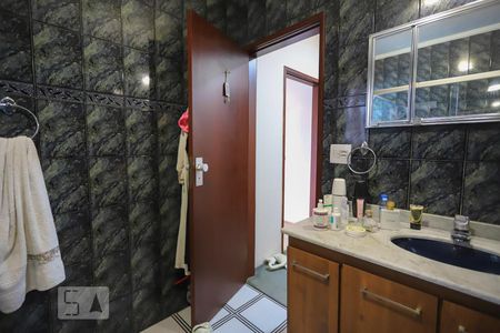 Casa à venda com 220m², 3 quartos e 6 vagas Casa à venda com 220m², 3 quartos e 6 vagasBanheiro da Suíte