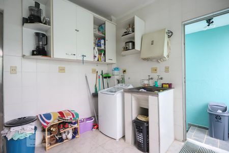 Casa à venda com 220m², 3 quartos e 6 vagas Casa à venda com 220m², 3 quartos e 6 vagasLavanderia