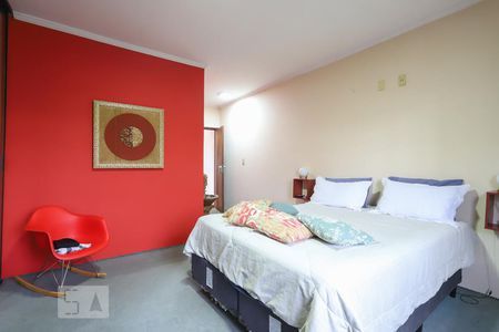 Casa à venda com 220m², 3 quartos e 6 vagas Casa à venda com 220m², 3 quartos e 6 vagasSuíte