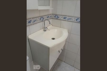 Lavabo de casa de condomínio para alugar com 2 quartos, 126m² em Vargem Grande, Rio de Janeiro
