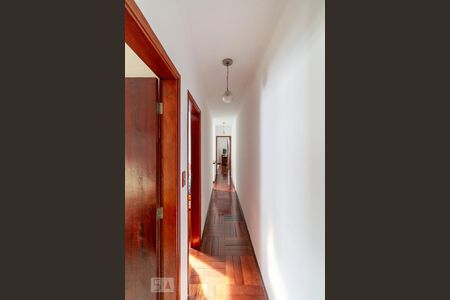 Casa à venda com 265m², 3 quartos e 2 vagasCorredor