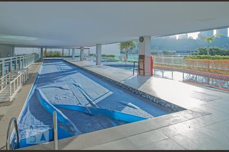 Apartamento para alugar com 110m², 1 quarto e 2 vagasÁrea comum - Piscina