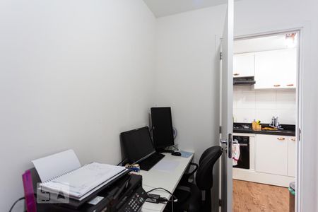 Quarto de apartamento para alugar com 2 quartos, 37m² em Presidente Altino, Osasco
