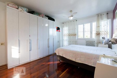 Casa à venda com 564m², 4 quartos e 3 vagasSuíte