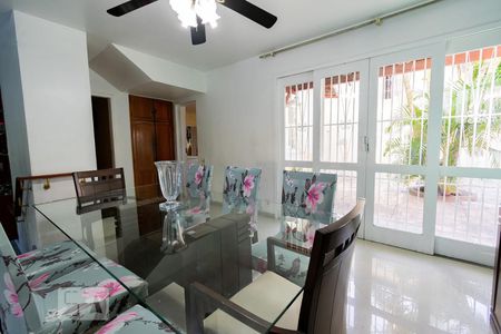 Sala de casa à venda com 4 quartos, 564m² em Freguesia de Jacarepaguá, Rio de Janeiro