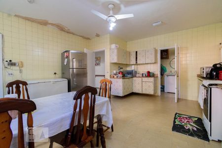 Casa à venda com 564m², 4 quartos e 3 vagasCozinha