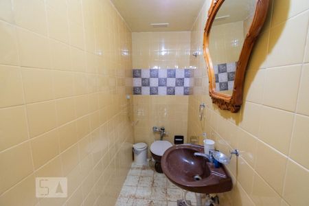 Casa à venda com 564m², 4 quartos e 3 vagasBanheiro 2