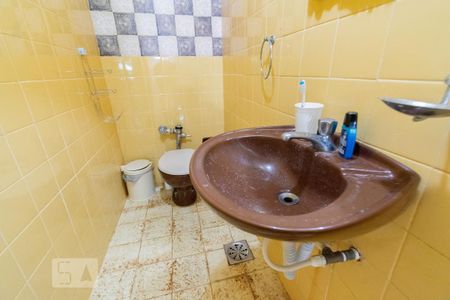 Casa à venda com 564m², 4 quartos e 3 vagasBanheiro 2