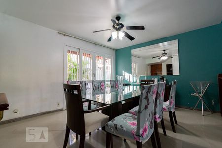Sala de casa à venda com 4 quartos, 564m² em Freguesia de Jacarepaguá, Rio de Janeiro