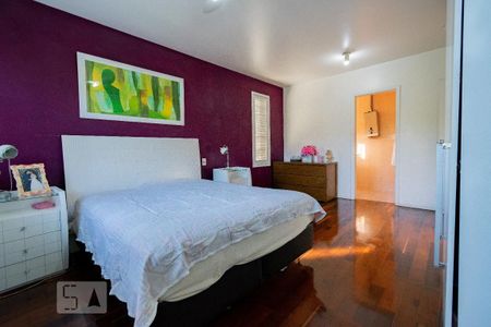 Casa à venda com 564m², 4 quartos e 3 vagasSuíte