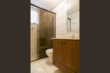 Apartamento para alugar com 79m², 2 quartos e 1 vaga Apartamento para alugar com 79m², 2 quartos e 1 vagaBanheiro da suíte