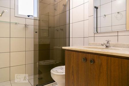 Apartamento para alugar com 79m², 2 quartos e 1 vaga Apartamento para alugar com 79m², 2 quartos e 1 vagaBanheiro da suíte