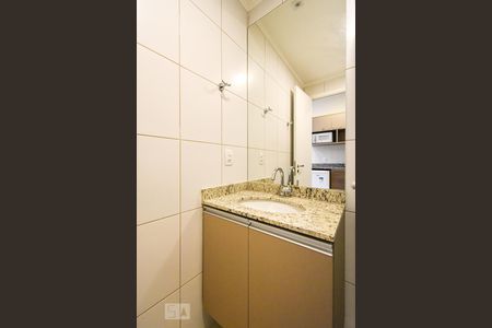Banheiro de kitnet/studio para alugar com 1 quarto, 20m² em Centro, São Paulo