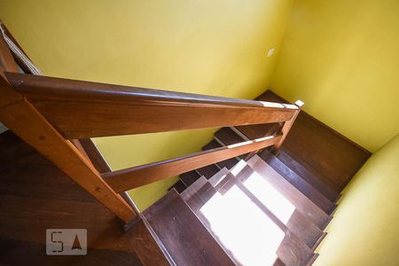 Casa para alugar com 290m², 4 quartos e 2 vagasEscada