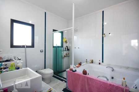 Casa para alugar com 290m², 4 quartos e 2 vagasBanheiro suíte